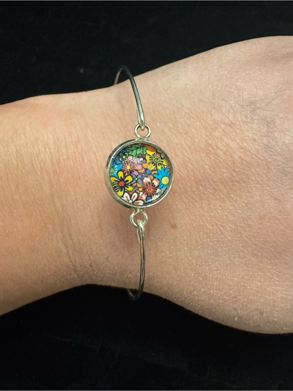 Silver Tone Multicolor Floral Bangle Bracelet Round Flower Cabochon